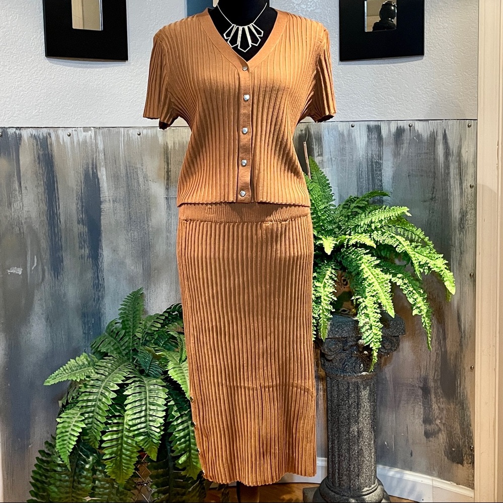 Camel Rib Knit 2 Pc Skirt Set Size XL (B32)